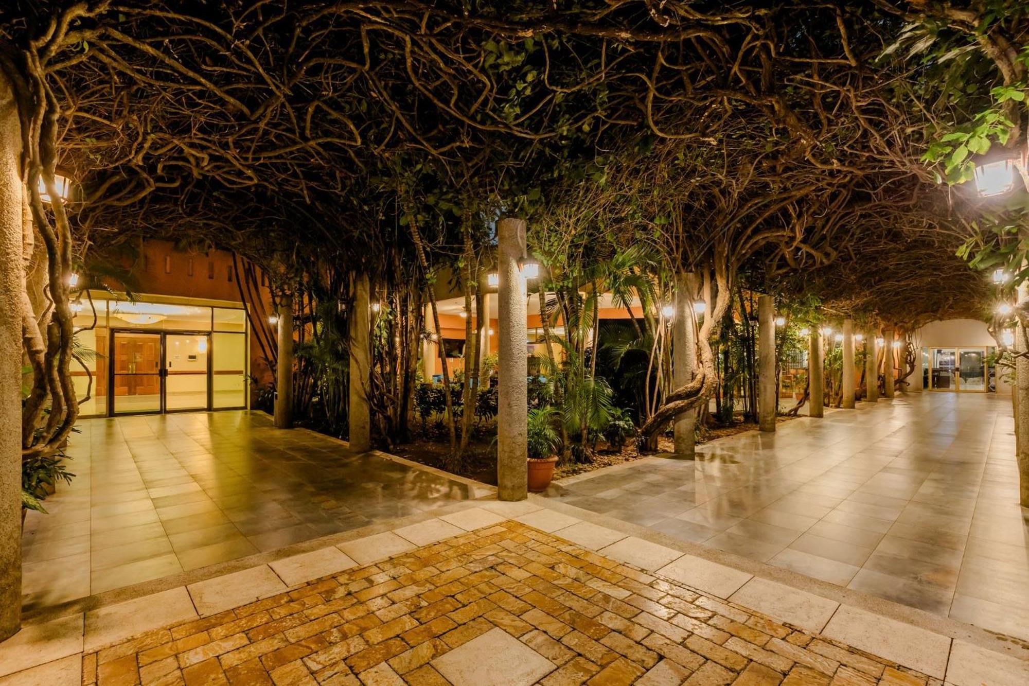 Holiday Inn Convention Center By Ihg Managua Extérieur photo